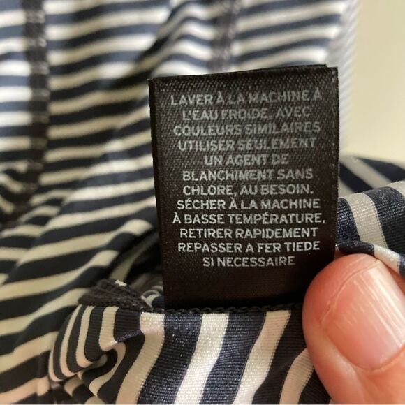 Zella Women’s small 1/4 Zip long sleeve pullover jacket - gray & white striped! - Picture 9 of 9